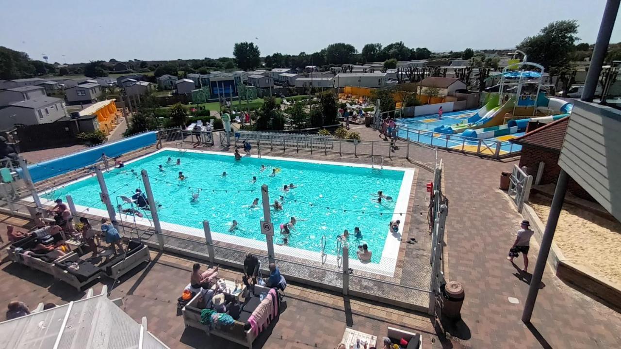 The Burrows Holiday Caravan, Seal Bay Selsey Dış mekan fotoğraf